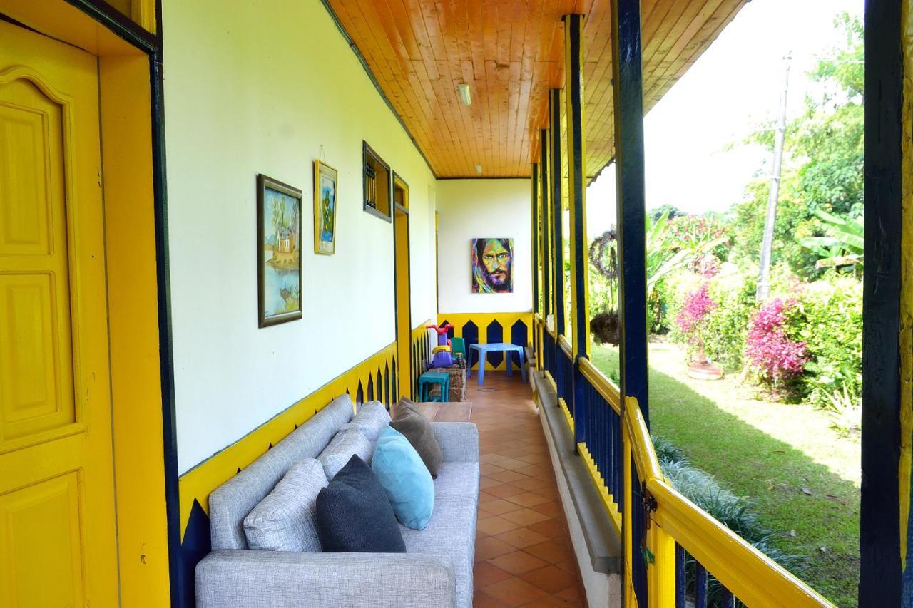 Casa Finca Villa Luz A 800 Mts Del Parque Del Cafe モンテネグロ エクステリア 写真