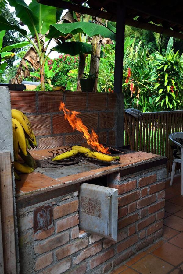 Casa Finca Villa Luz A 800 Mts Del Parque Del Cafe モンテネグロ エクステリア 写真