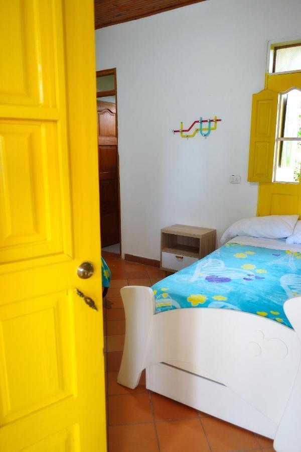 Casa Finca Villa Luz A 800 Mts Del Parque Del Cafe モンテネグロ エクステリア 写真