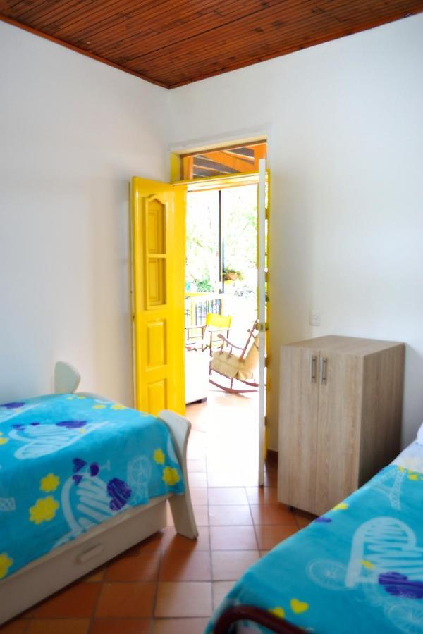 Casa Finca Villa Luz A 800 Mts Del Parque Del Cafe モンテネグロ エクステリア 写真