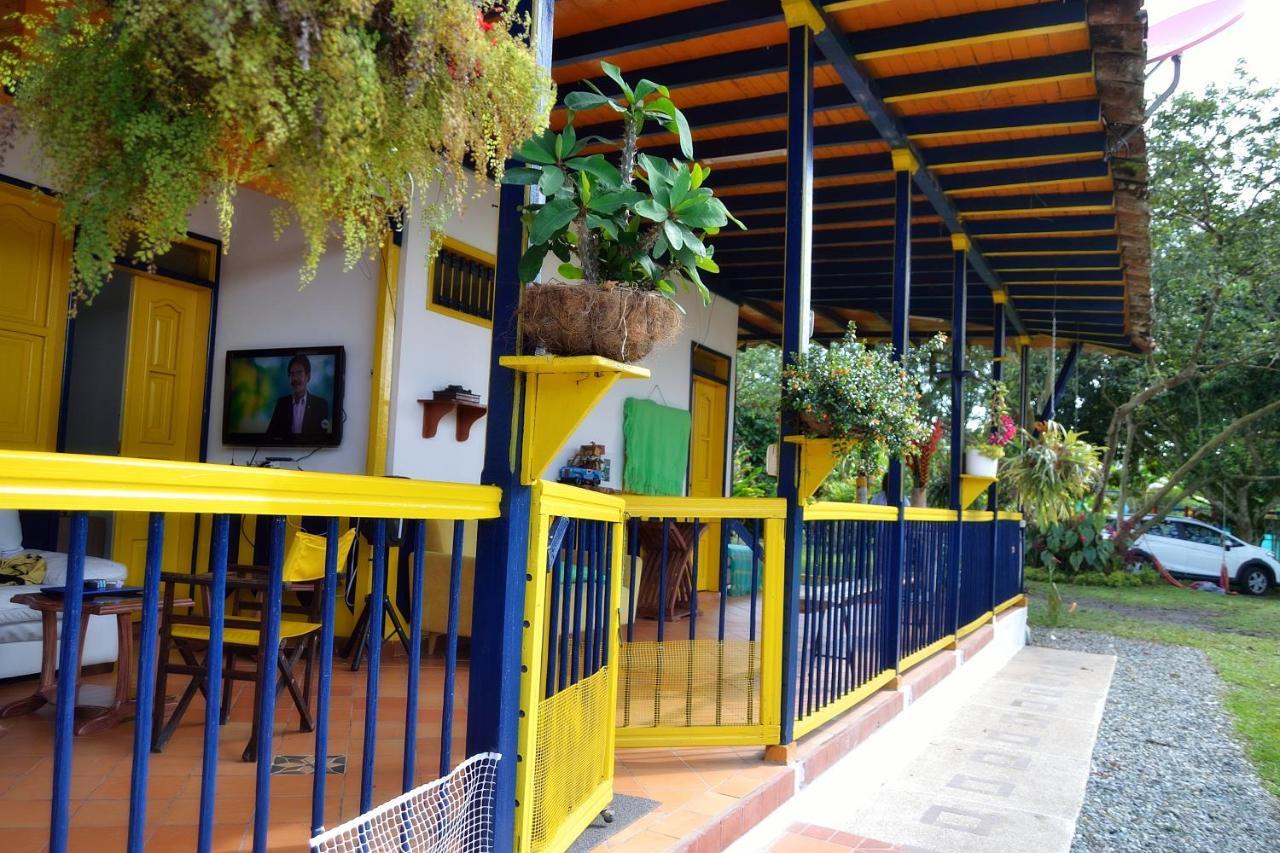 Casa Finca Villa Luz A 800 Mts Del Parque Del Cafe モンテネグロ エクステリア 写真