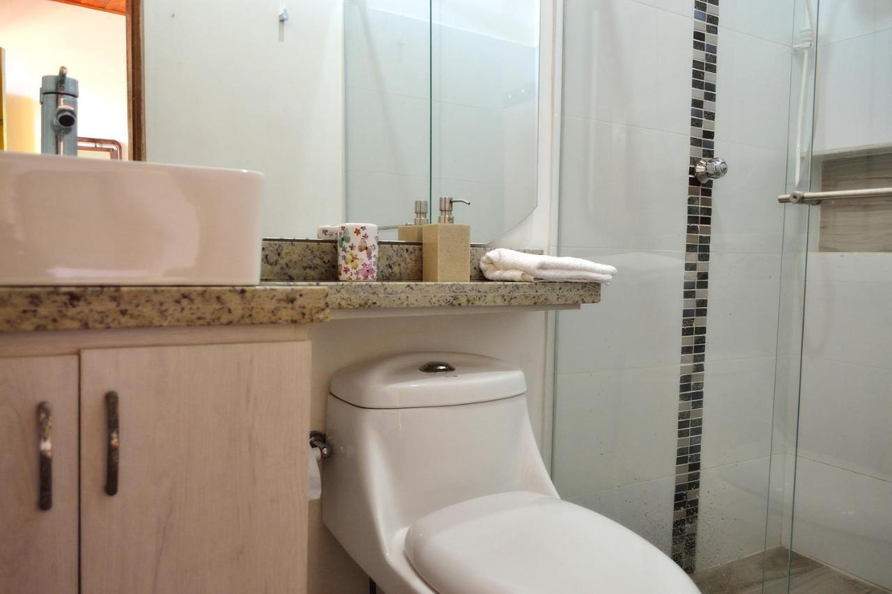 Casa Finca Villa Luz A 800 Mts Del Parque Del Cafe モンテネグロ エクステリア 写真